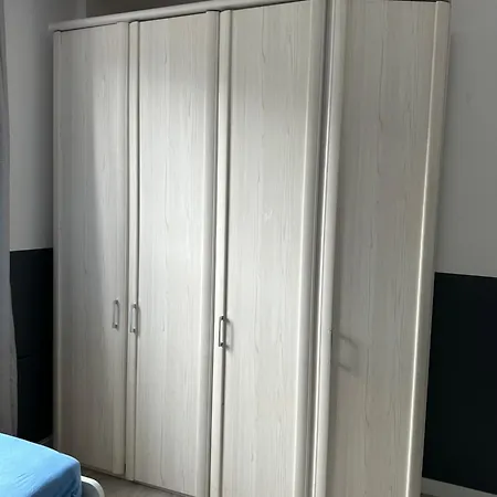 Modernes 8 In Apartament